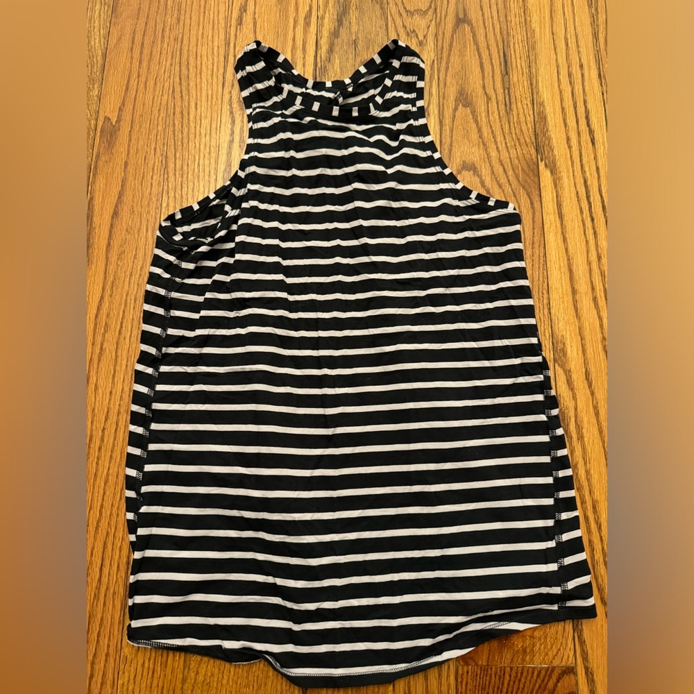 Lululemon tie back top